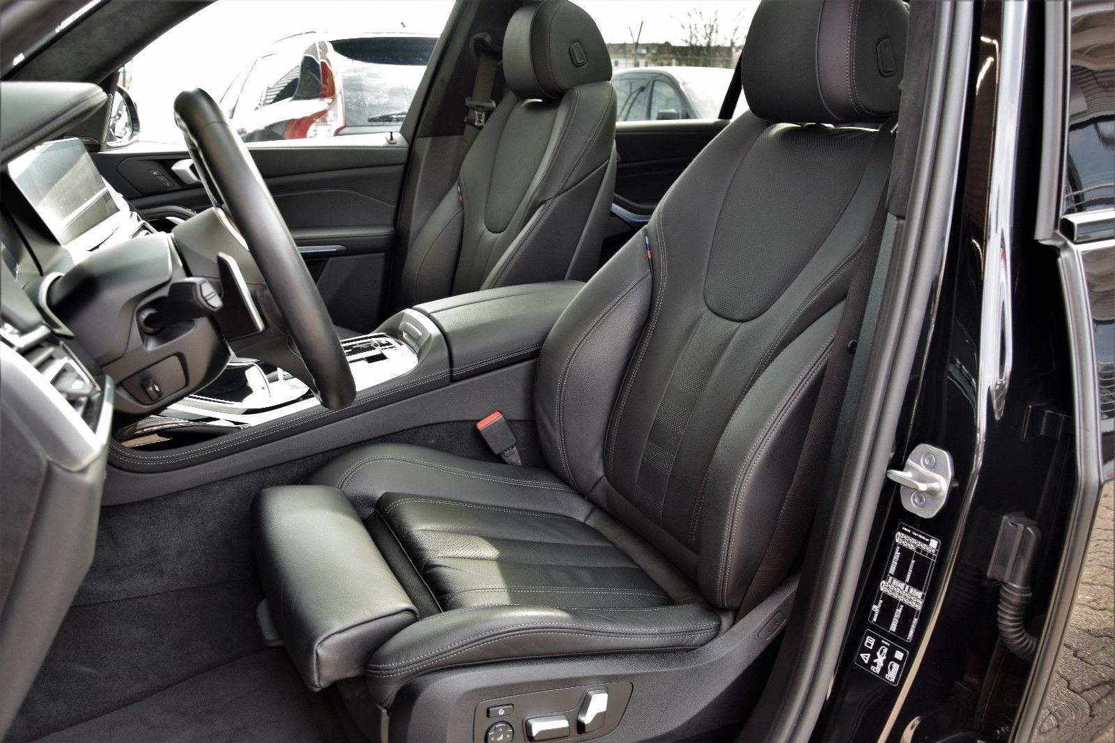 Fahrzeugabbildung BMW X7 40d xDrive M Sport Pano Laser h/k ACC 360°21"