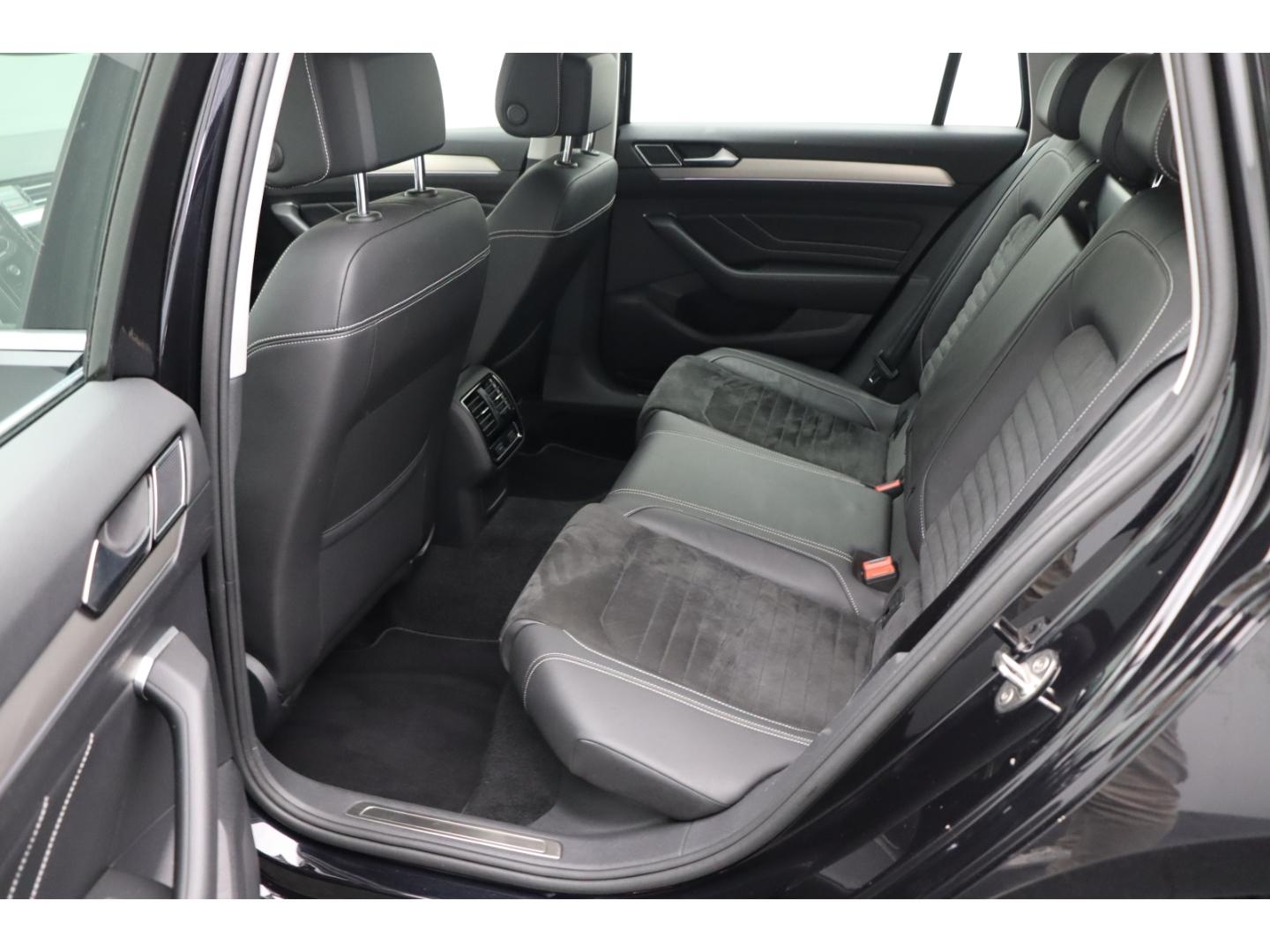 Volkswagen Passat Variant 2.0 TDI DSG elegance R-LINE AHK, миниатюра 18