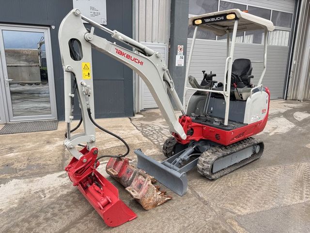 Takeuchi TB216 - 2017 YEAR - 3X BUCKETS - 1905 HOURS