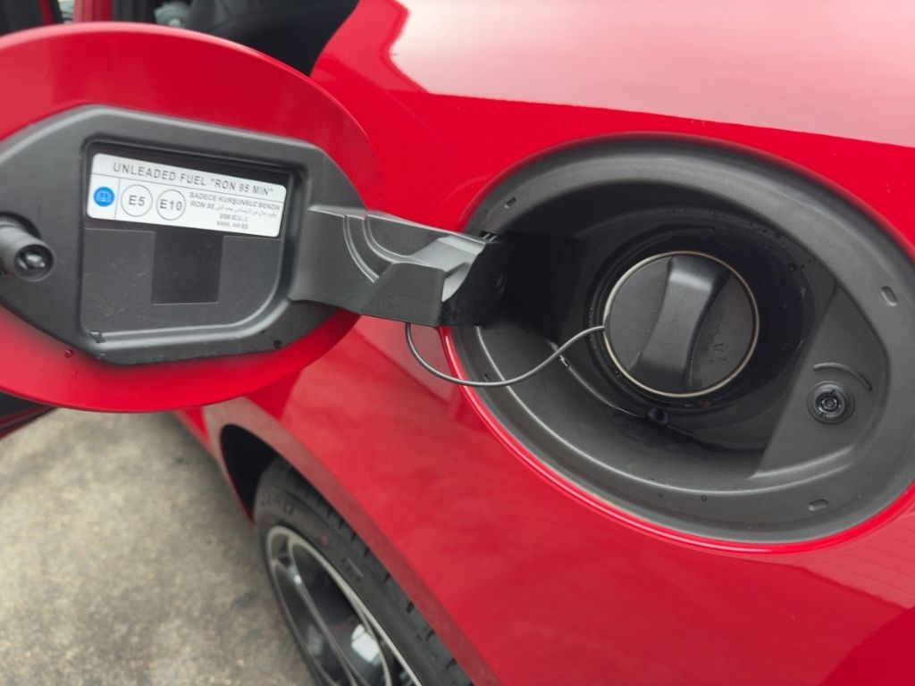 Fahrzeugabbildung Alfa Romeo Giulia Veloce Q4, Leder, Schiebedach, PDC, Rückf