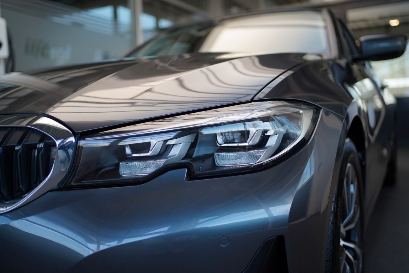 Fahrzeugabbildung BMW 320i Sport Line +DAB+PDC+Sportsitze+Alarmanlage+