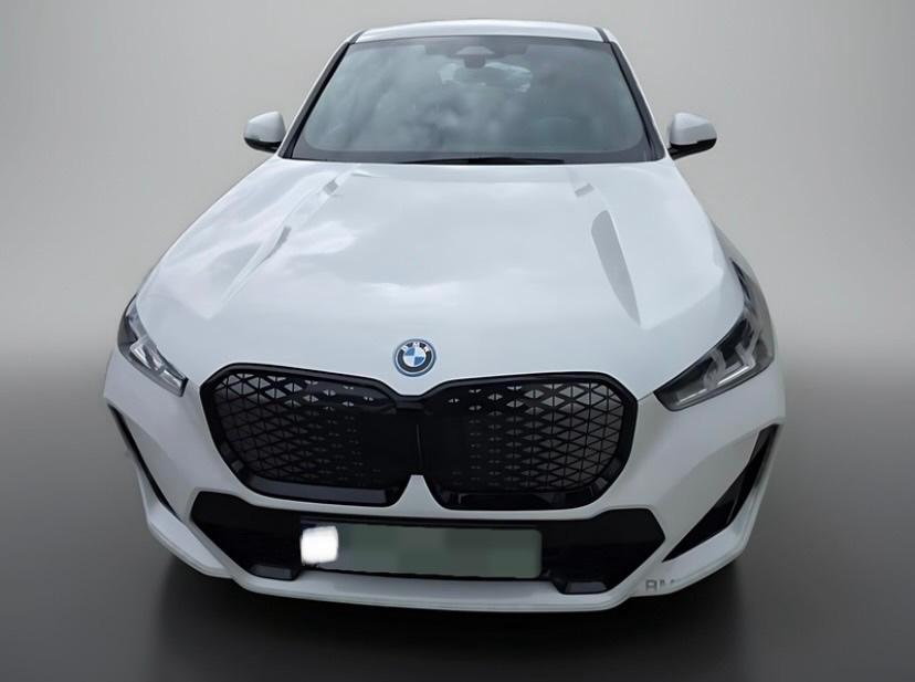 BMW iX1 30 xDrive M Sport Shadow-line erweitert