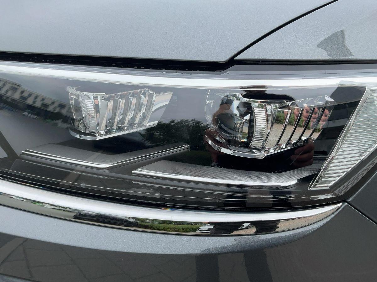 Volkswagen T-Roc 2.0 TDI UNITED LED+NAV+ACC+RFK+SHZ+APP, миниатюра 16
