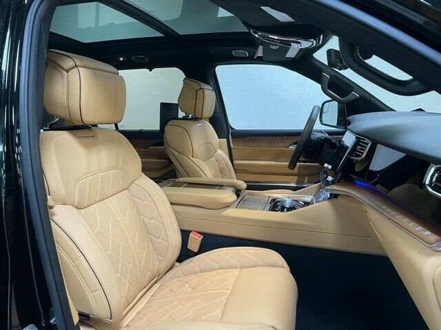 Fahrzeugabbildung Jeep GRAND WAGONEER SERIES III 6.4L V-8!!