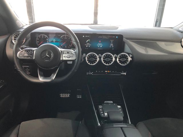 Fahrzeugabbildung Mercedes-Benz GLA 200 d 4M AMG/Night/AHK/Multibeam/Kamera/20"