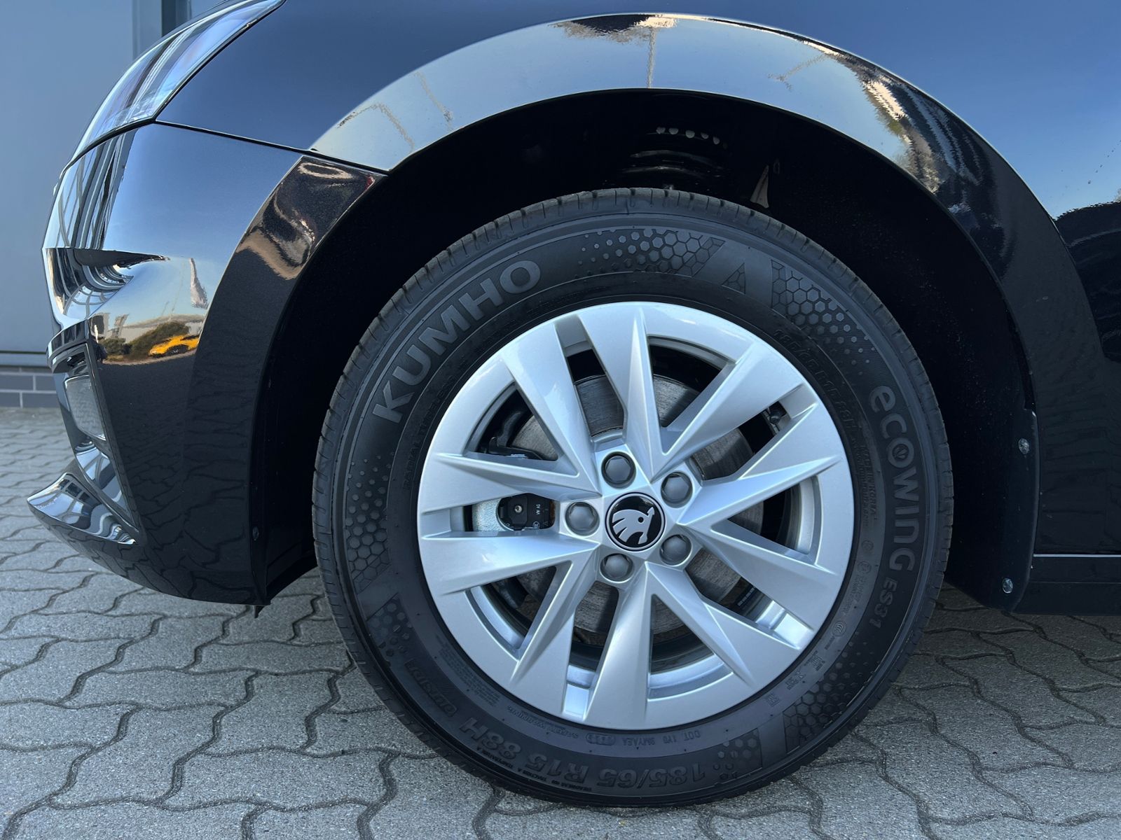 Fahrzeugabbildung SKODA Fabia Selection 1.0 TSI DSG *LED, KESSY, Rückfah
