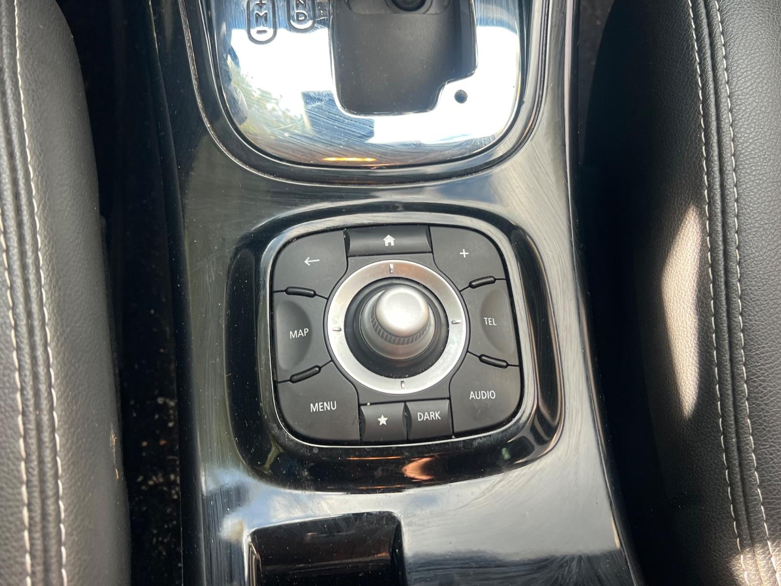Renault Megane 2015 — photo 18