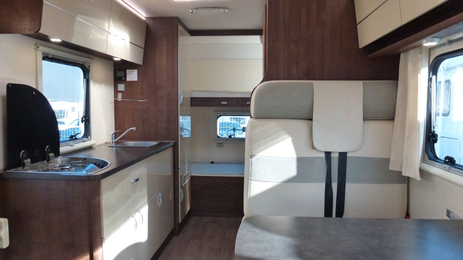 Fahrzeugabbildung XGO Dynamic 27 - 6 Schlaf- und 6 Sitzplätze -