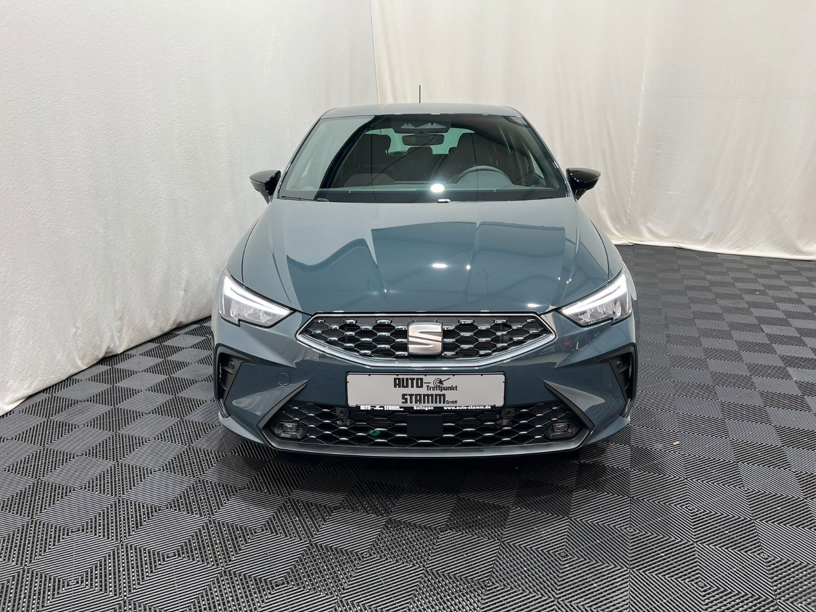 Fahrzeugabbildung SEAT Ibiza 1.0 TSI 85kW FR DSG 18" ALU
