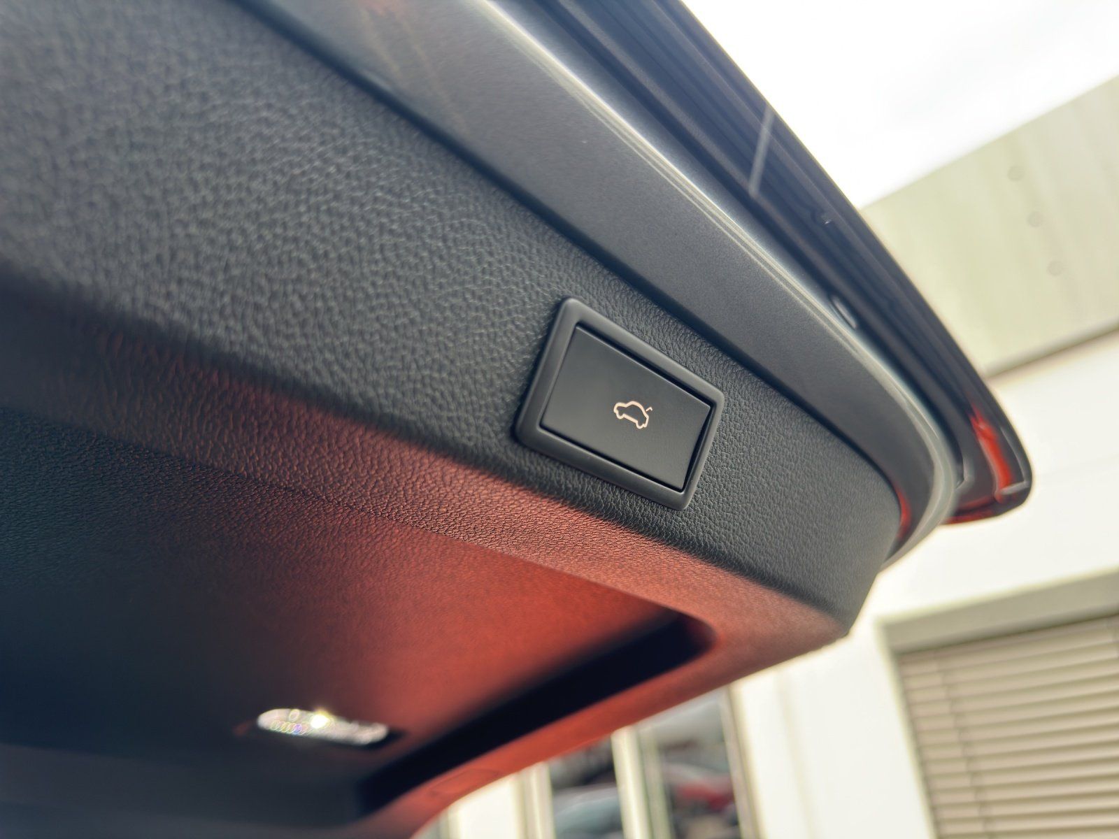 Fahrzeugabbildung SKODA Superb Combi 2.0 TSI DSG Style/AHK/KAMERA/ACC/