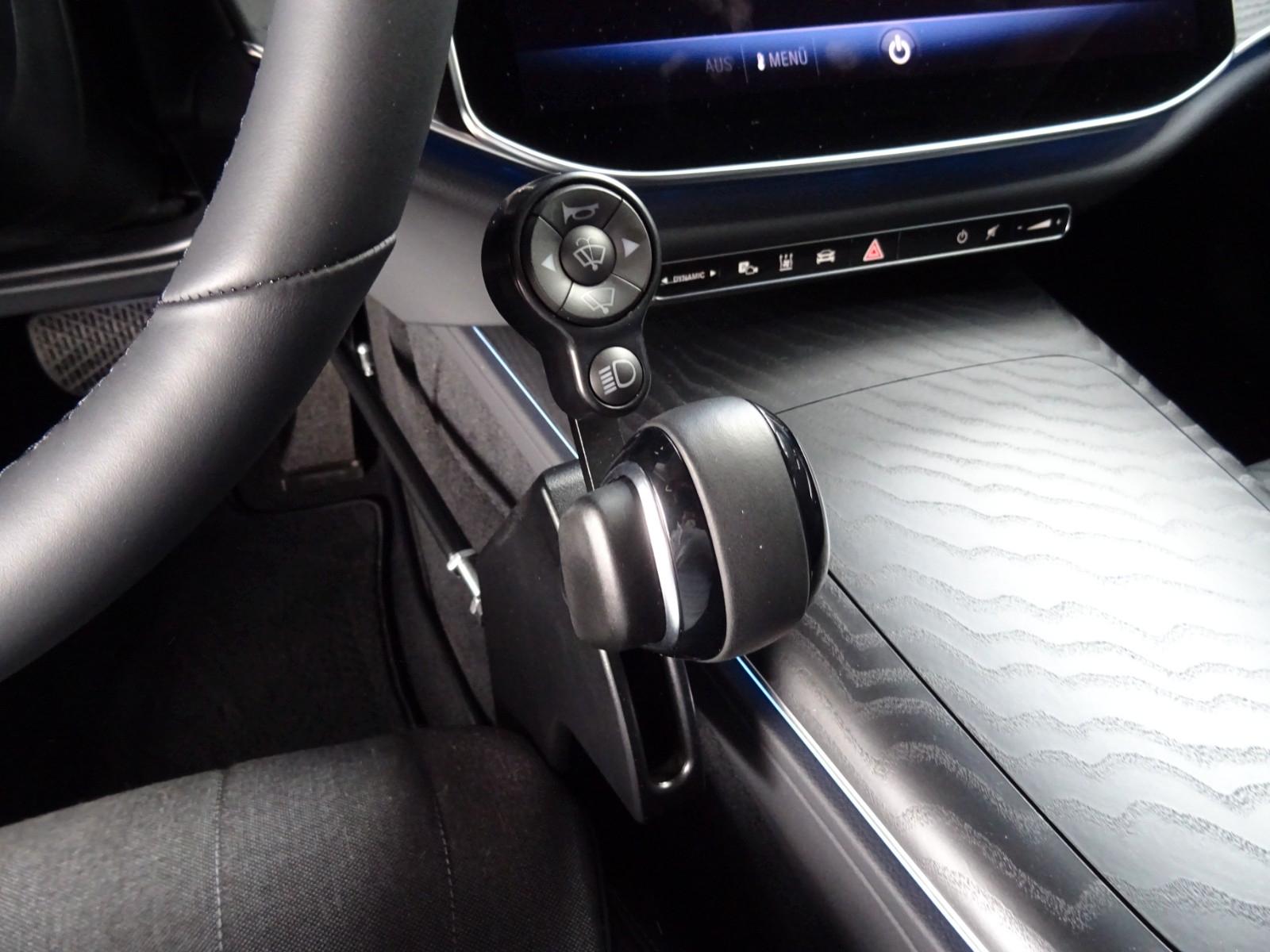 Mercedes-Benz E 220 d T 4Matic / Rollstuhl-Komplett Umbau