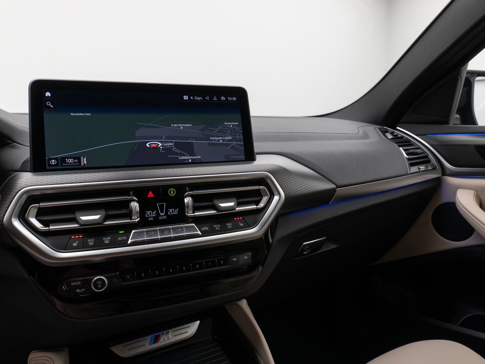 Fahrzeugabbildung BMW X4 M40i Kamera Laser HUD DAB HiFi Komfort 20Zoll