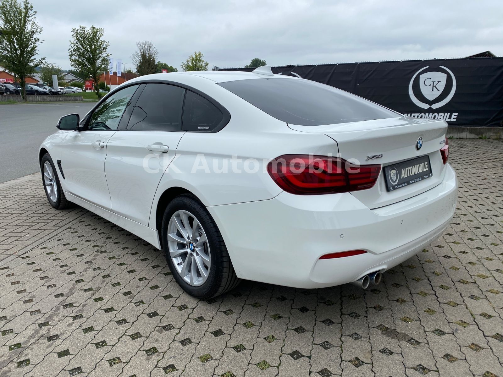 Fahrzeugabbildung BMW 420i xDrive Gran Coupe Advantage/Navi/LED/Kamera