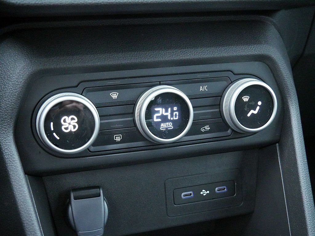 Fahrzeugabbildung Dacia Sandero Stepway Expression TCe 110 FACELIFT 2026