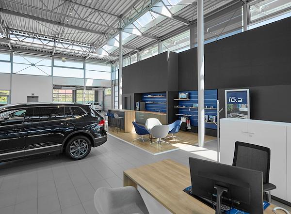 showroom-image-top