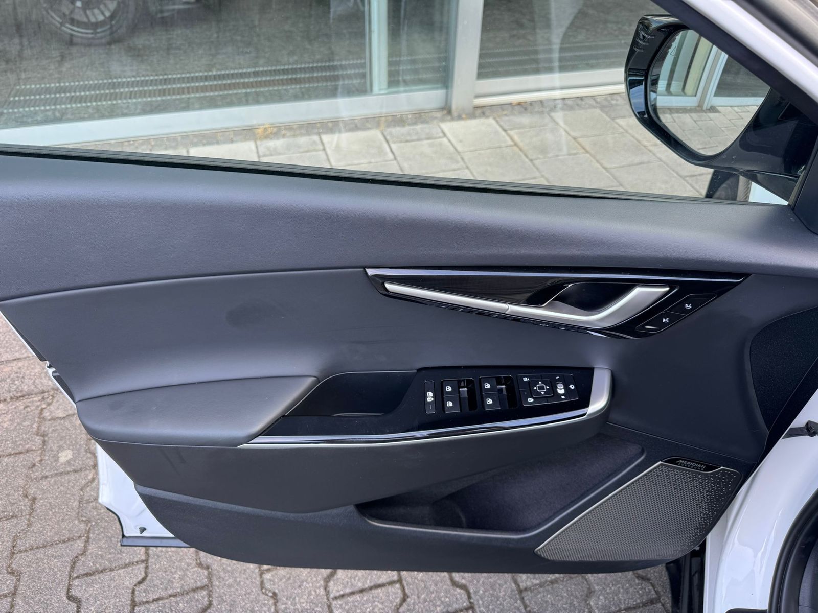 Fahrzeugabbildung Kia EV6 4WD NAVI+LED+SHZ+360°+DAB+ACC+19"+