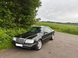 Mercedes-Benz E 320 Coupe Autom. 5-Gang Scheckheft el.SHD - Mercedes-Benz E 320: Coupe