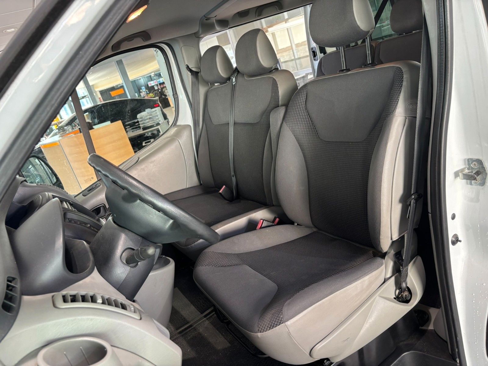 Fahrzeugabbildung Opel Vivaro 2.0D Kombi L1H1 9-SITZE/KLIMA/ALU/SolarPr