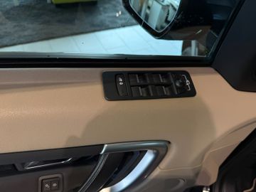 Land-Rover Discovery - 11