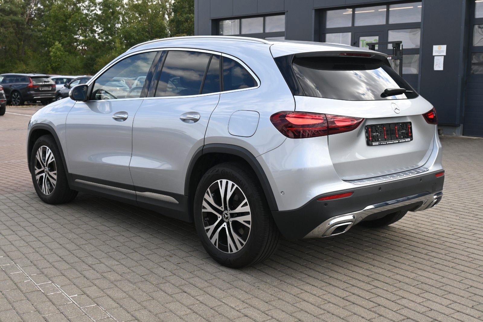 Fahrzeugabbildung Mercedes-Benz GLA 200 DKG Progressive*PANO*CAM*Totw.*AHK