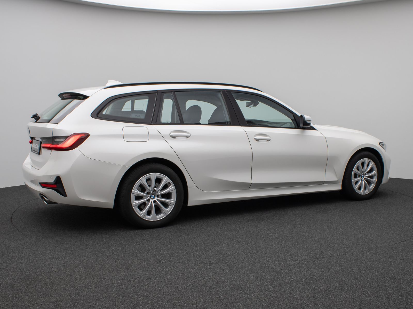 Fahrzeugabbildung BMW 320d xD DAB CockPitPro Stop&Go Alarm PDC Sport