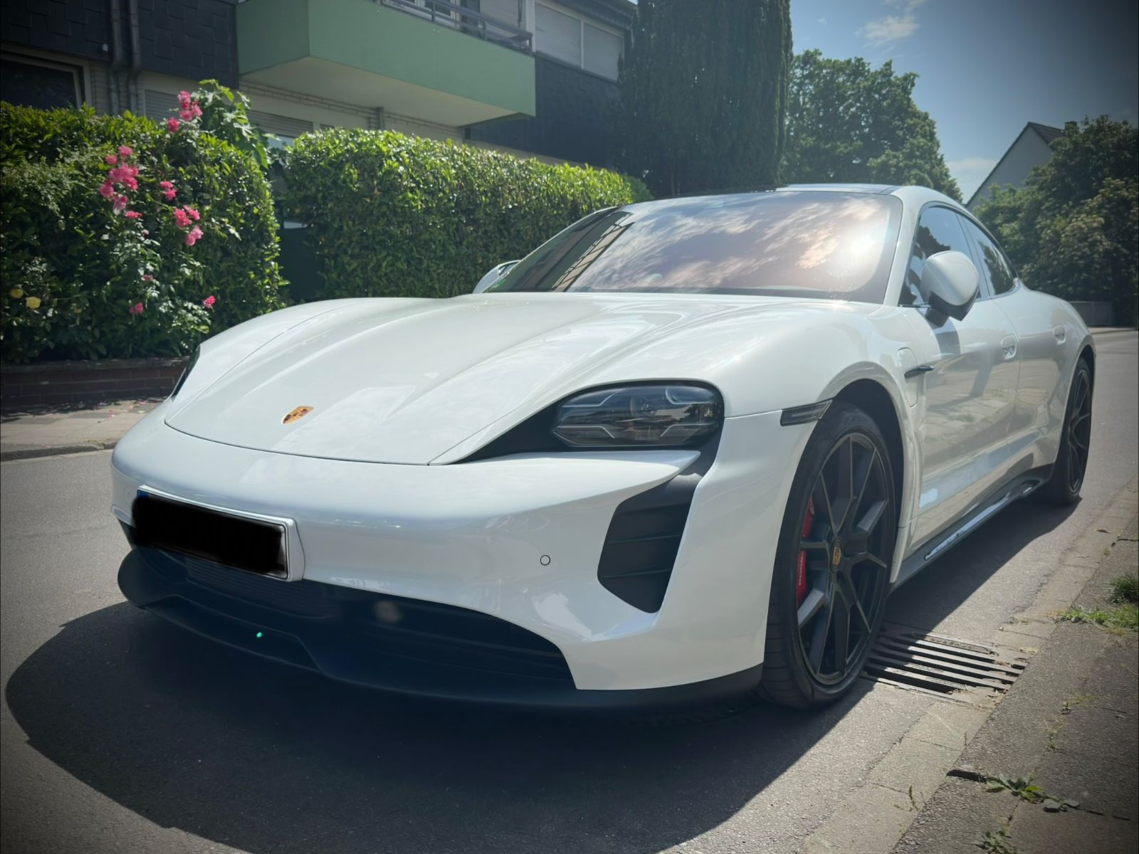 PORSCHE Taycan GTS