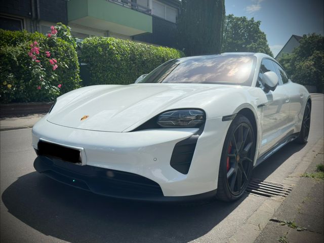 PORSCHE Taycan GTS