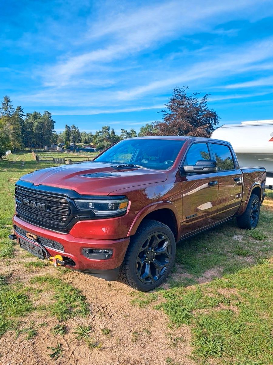 Fahrzeugabbildung Dodge RAM 1500 Limited Night *PANO*LPG*Klappe*Winch