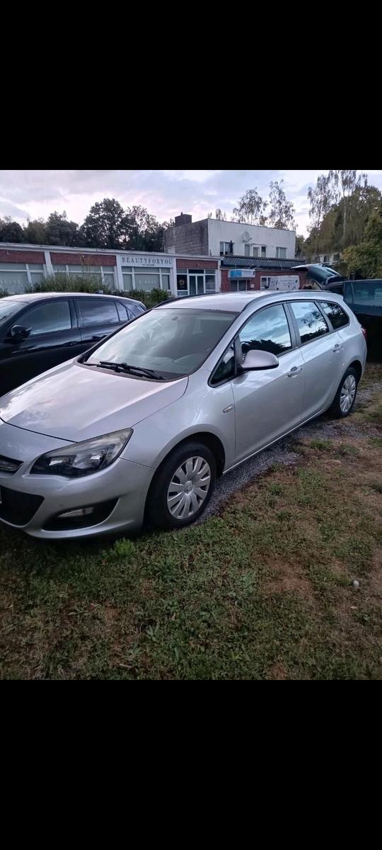 Opel Astra 2012 — photo 5