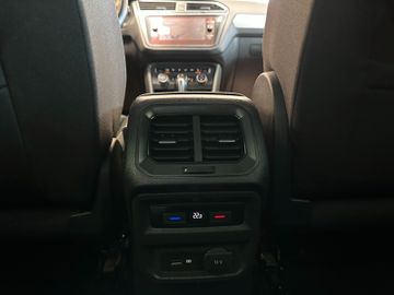 Volkswagen Tiguan *R-Line*Spurhalte*ACC*LED*AHK*Massage*