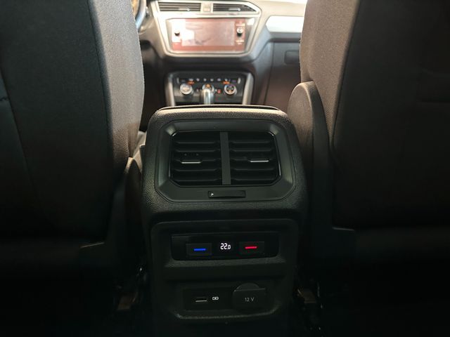 Volkswagen Tiguan *R-Line*Spurhalte*ACC*LED*AHK*Massage*