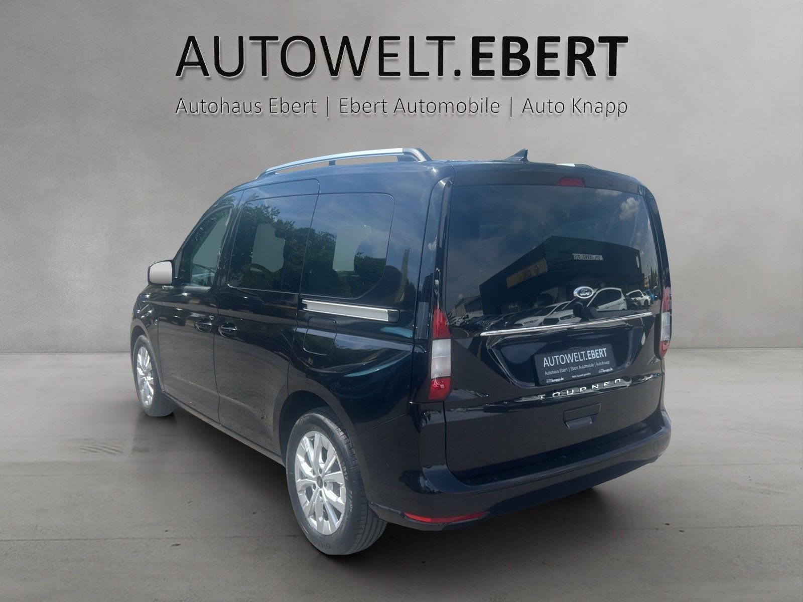 Fahrzeugabbildung Ford Tourneo Connect Titanium L1 Automatik PDC Kamera