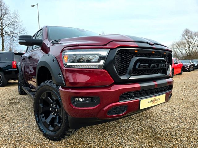 Dodge RAM 1500 5.7 Offroad 4x4 / 2" Lift / 12"DP / LED