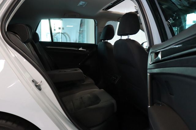 Fahrzeugabbildung Volkswagen Golf VII Lim Highline R-Line|PANO|LED|ACC|KAMERA
