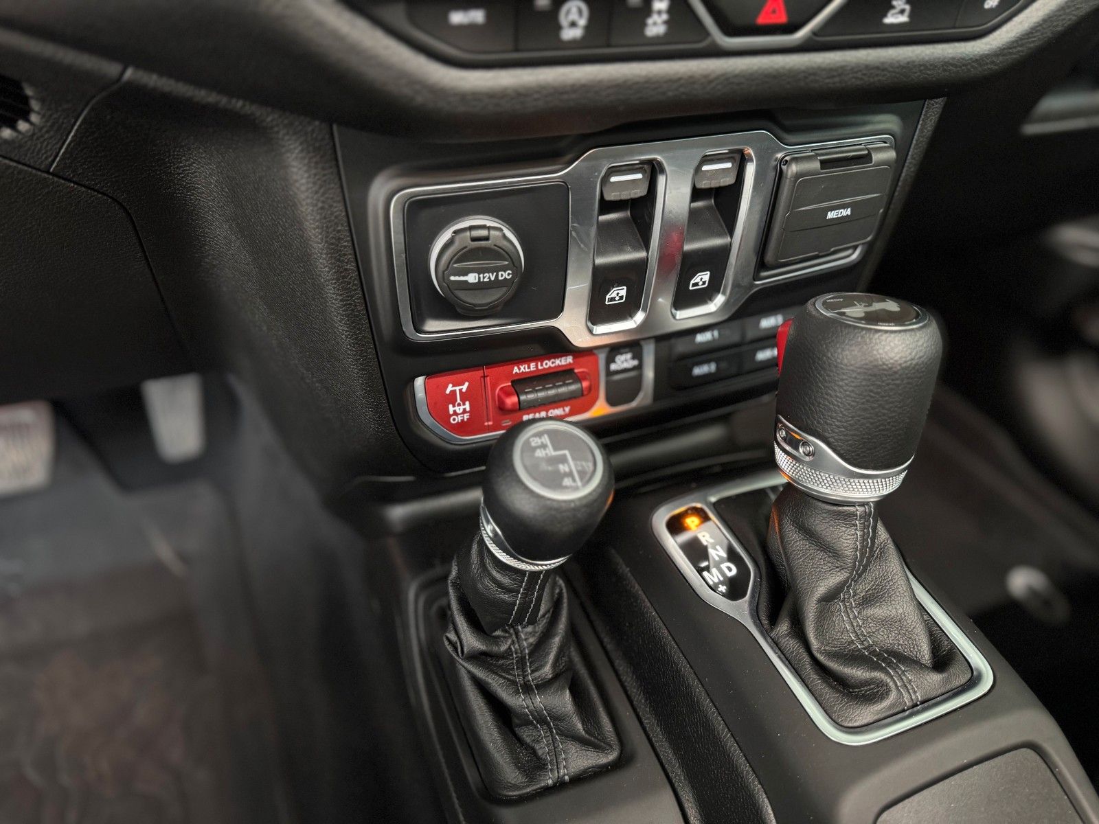 Fahrzeugabbildung Jeep Wrangler WILLYS 2.0 T-GDI 4x4 MY25 "AHK"