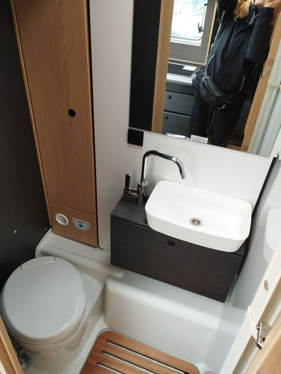 Fahrzeugabbildung Sunlight Adventure T 67 Automatik, Dörr Edition, TV