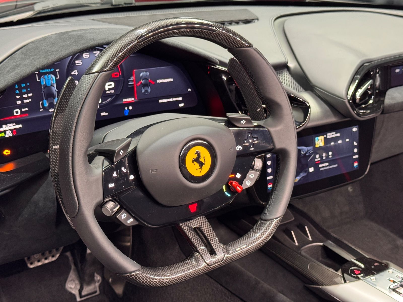 Fahrzeugabbildung Ferrari 12Cilindri|LIFT|FULL-CARBON|RACING-SEAT|ON STOCK