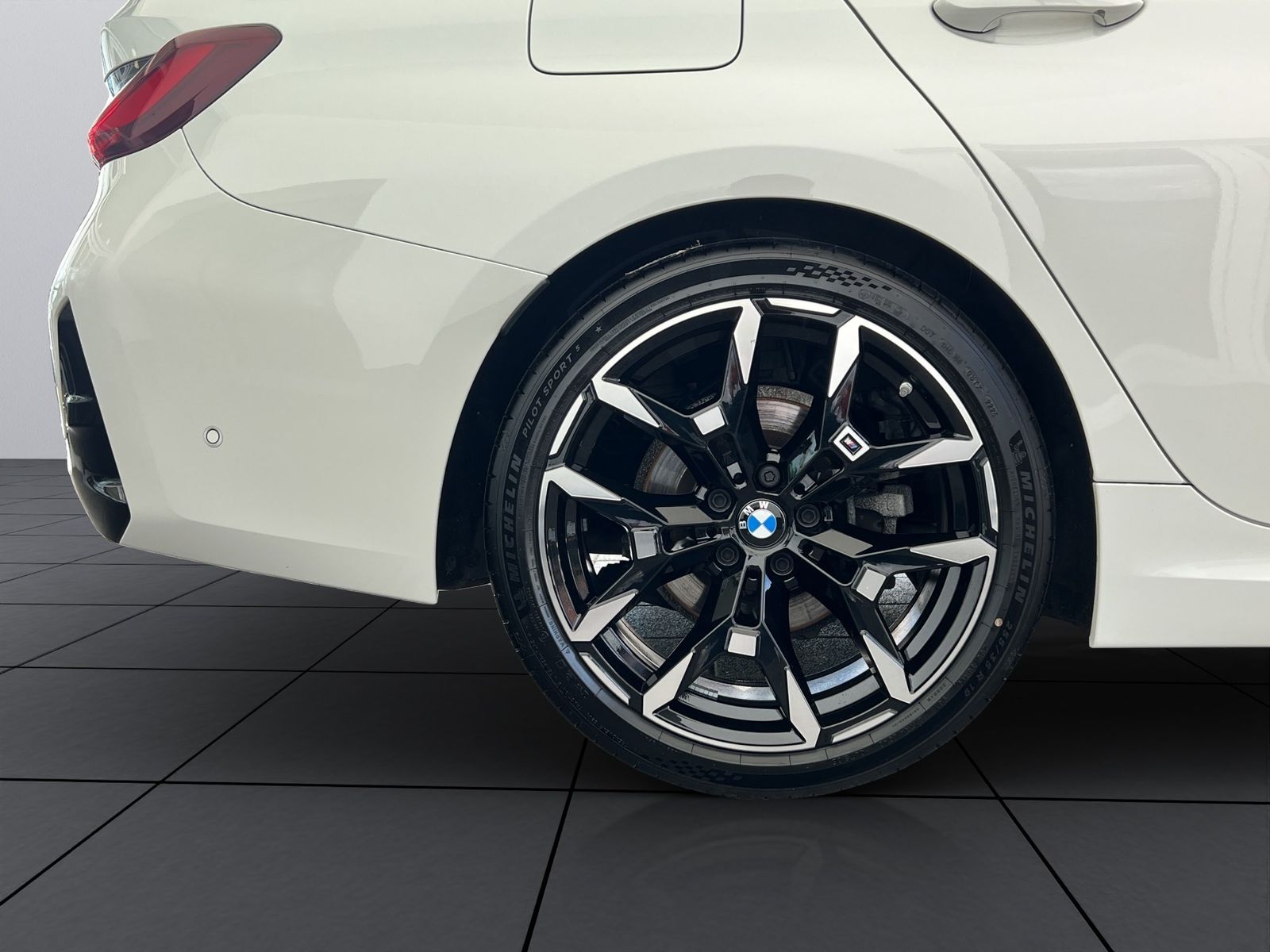 BMW 320i Touring M-Sport adapLED ACC 360° Pano AHK foto 5