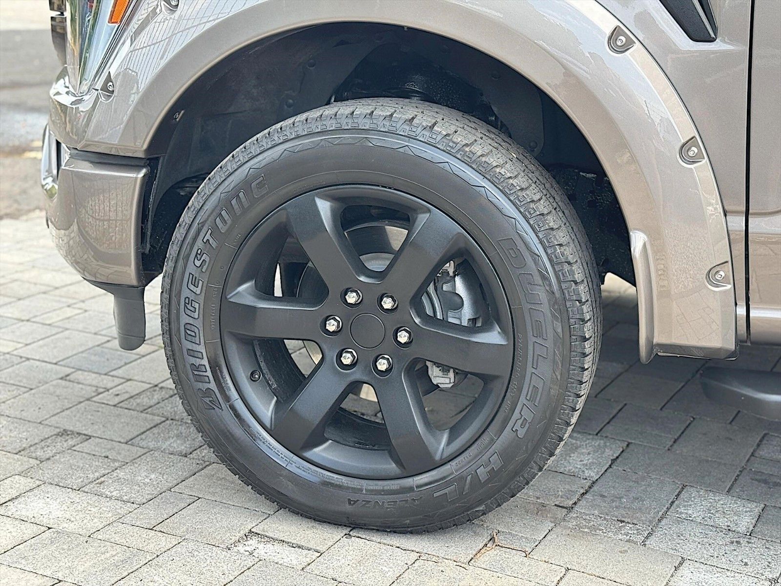 Fahrzeugabbildung Ford F150 5.0L V8 4x4 Offroad SuperCrew RAPTOR 19%