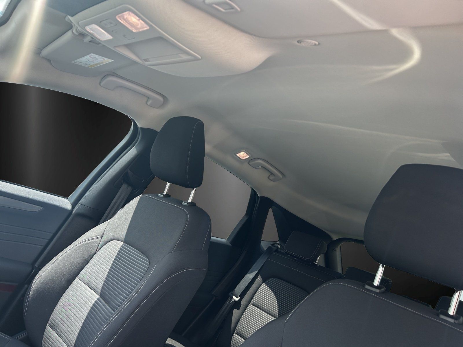 Fahrzeugabbildung Ford Kuga Titanium FHEV GJR Winter Pa NAVI PDC Kamera