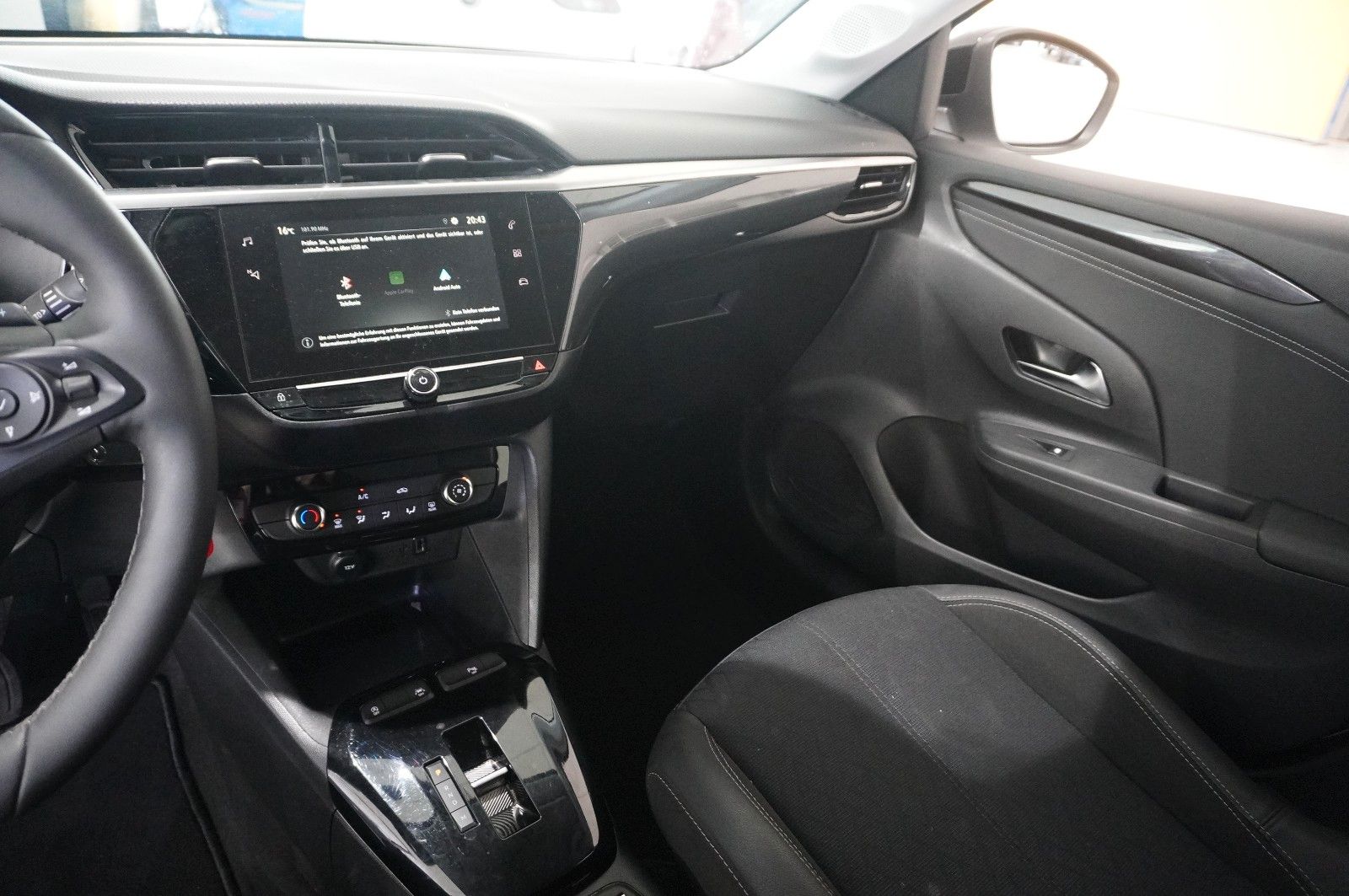 Fahrzeugabbildung Opel Corsa F 1.2T ELEGANCE NAVI/LED/KAMERA/VIRT./DAB+