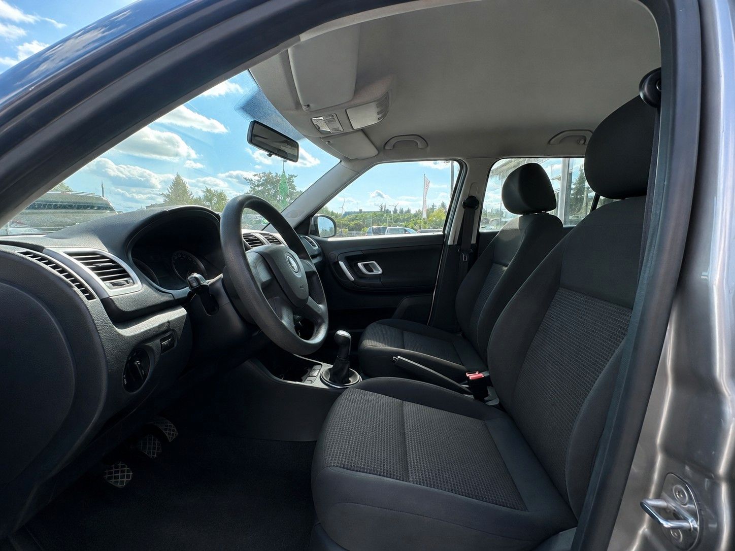 Fahrzeugabbildung SKODA Fabia 1.2  5-Trg Klima / Tempomat / Top Zustand