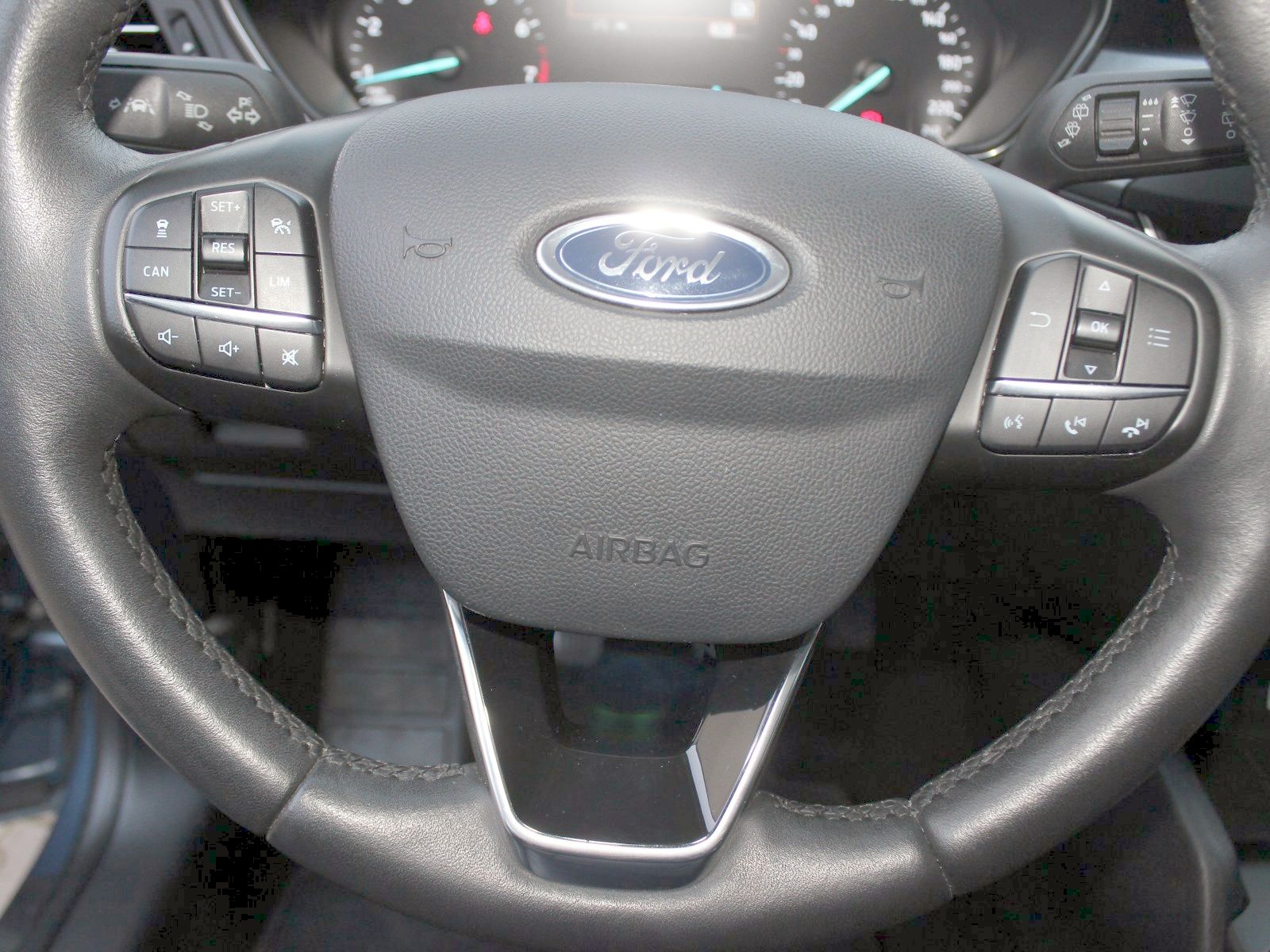 Fahrzeugabbildung Ford Focus Active 1,5 EcoBoost Start/Stopp