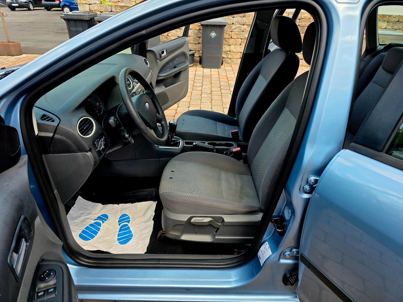Ford Focus 2006 — photo 20