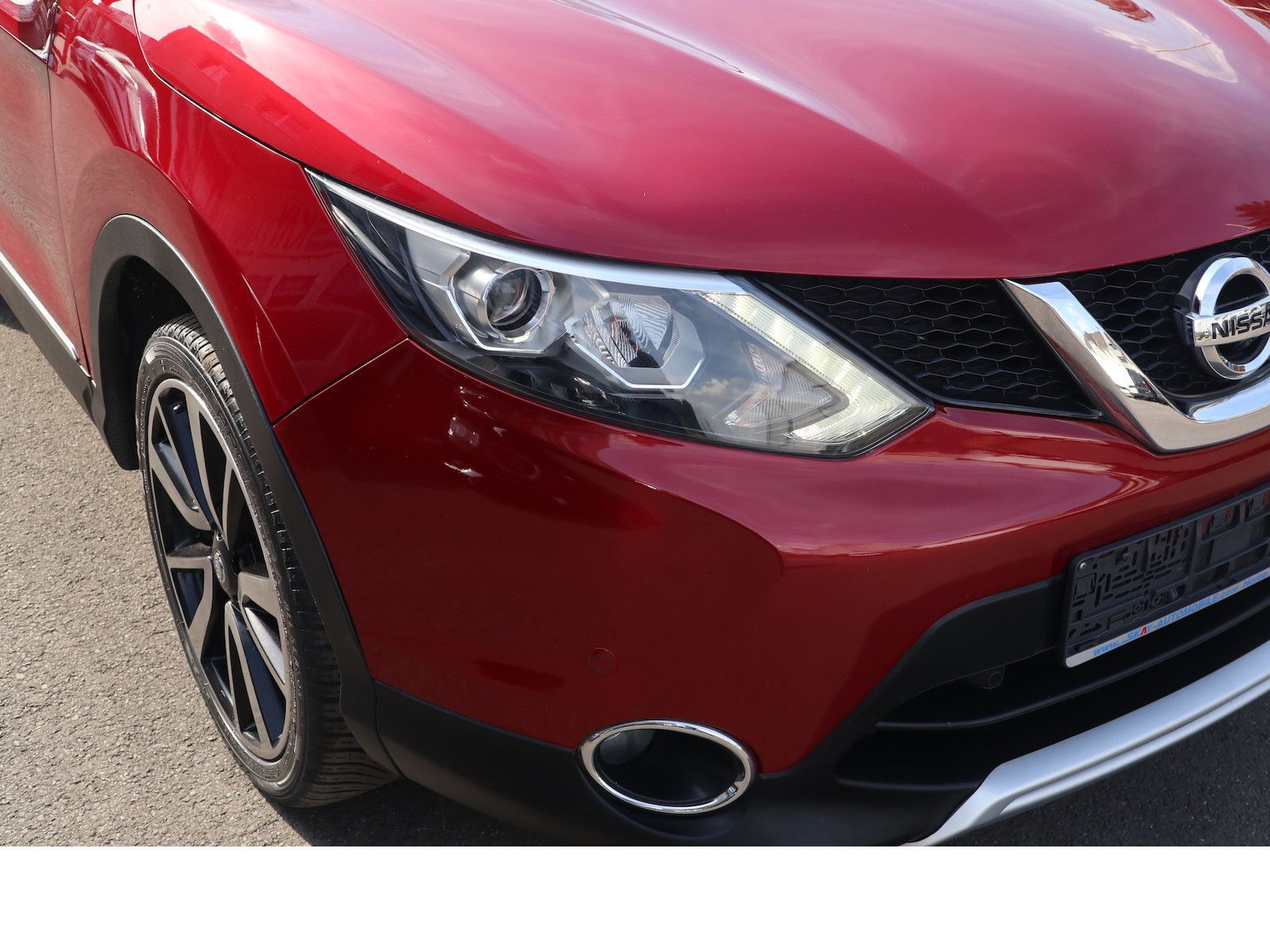Fahrzeugabbildung Nissan Qashqai Tekna Navi Leder Scheckheftgepflegt