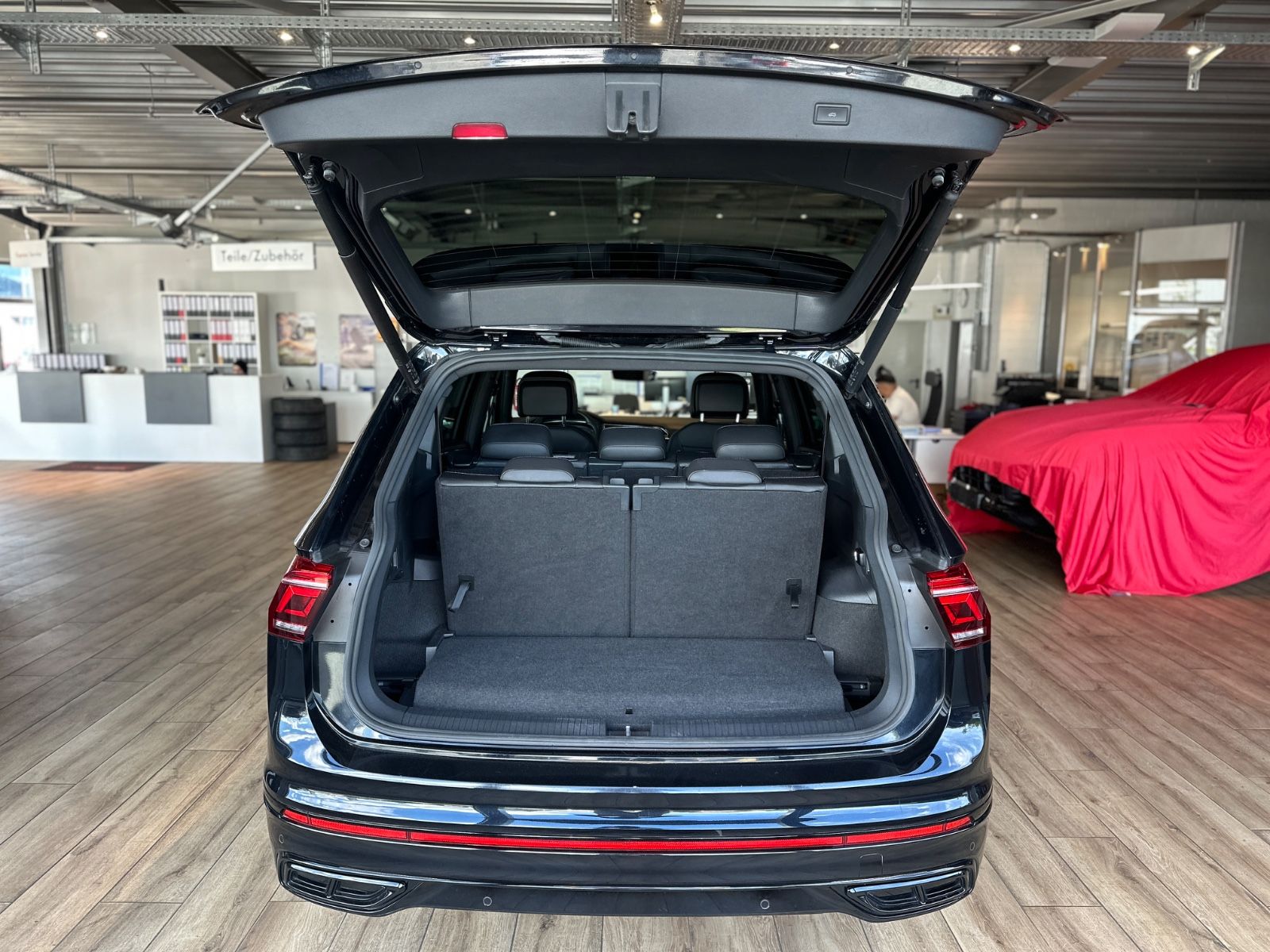 Volkswagen Tiguan Allspace R-LINE 4MOTION PANO KAMERA 7-Si foto 7