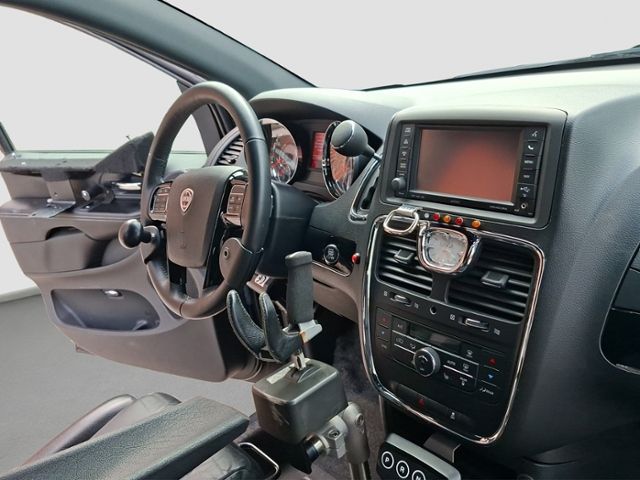 Fahrzeugabbildung Chrysler Voyager S Paravan Rollstuhlumbau