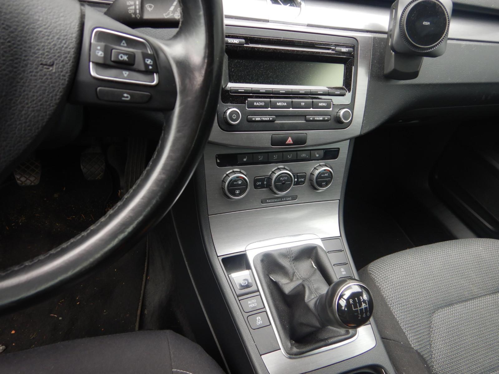 Volkswagen Passat 2013 — photo 9