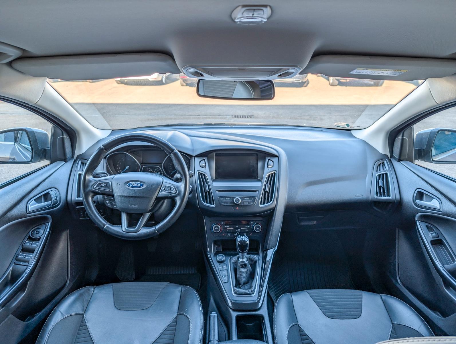 Ford Focus 2015 — photo 16