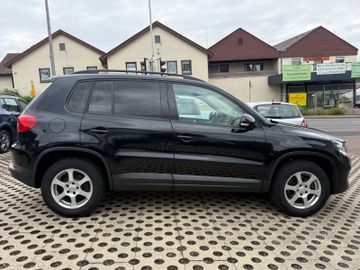 Volkswagen Tiguan - 8
